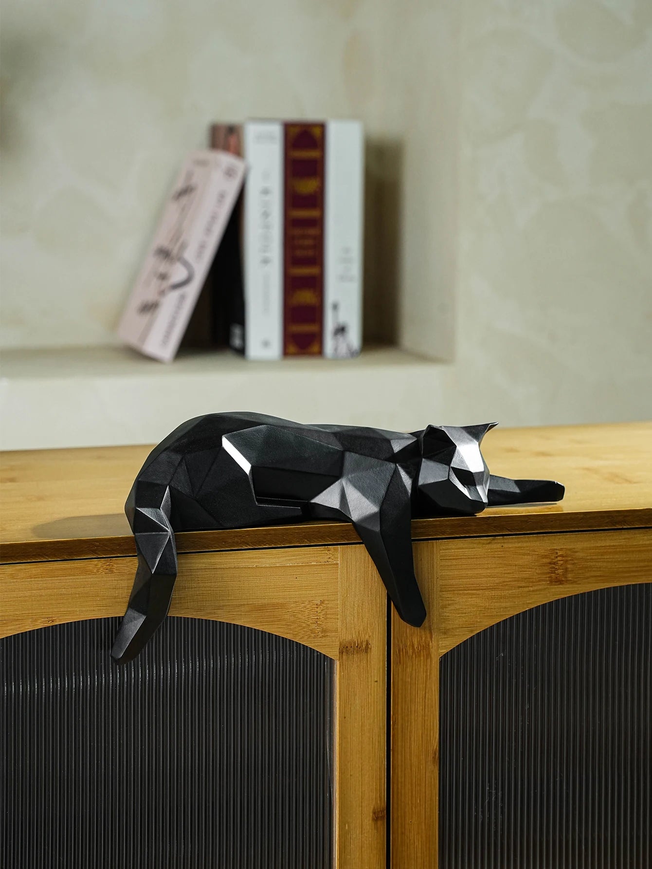 "Lying Cat" – Modern Elegance in a Geometric Sculpture