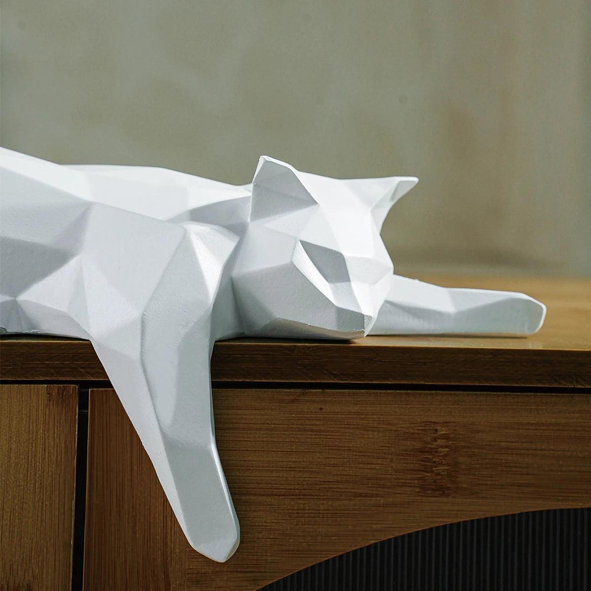 "Lying Cat" – Modern Elegance in a Geometric Sculpture