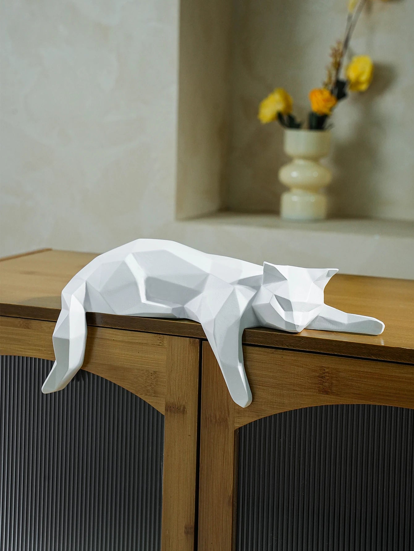 "Lying Cat" – Modern Elegance in a Geometric Sculpture