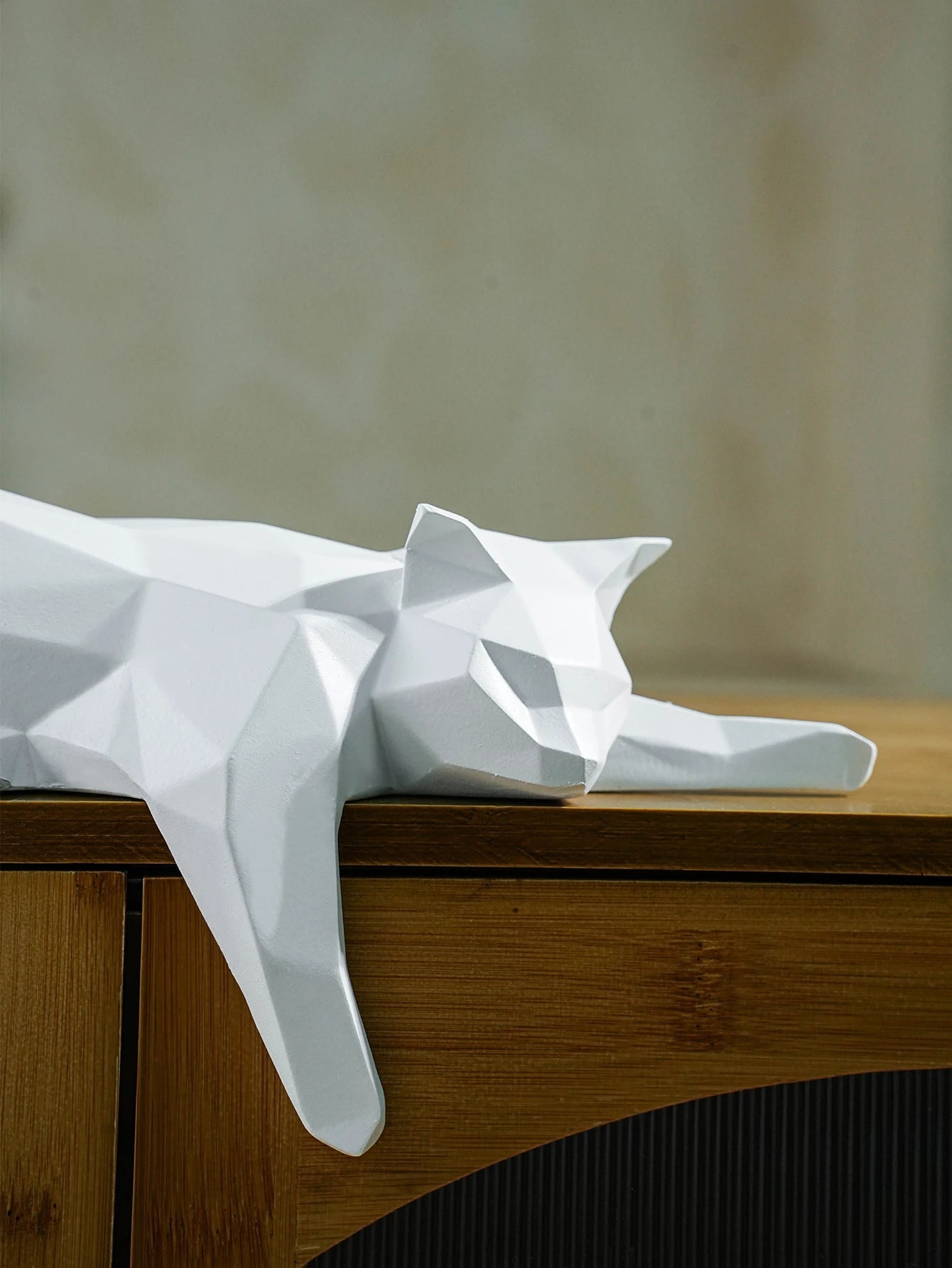 "Lying Cat" – Modern Elegance in a Geometric Sculpture