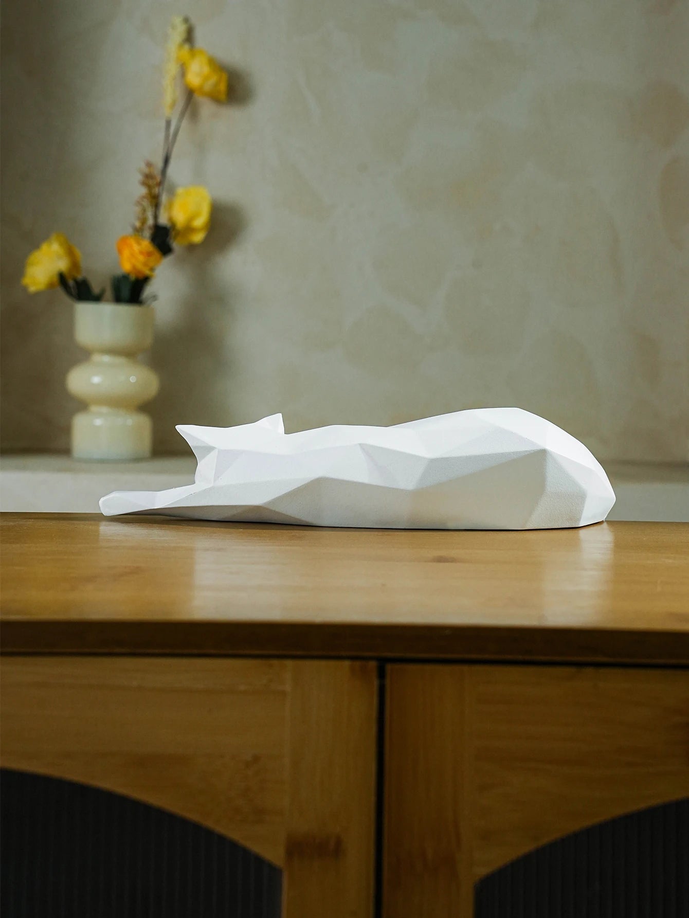 "Lying Cat" – Modern Elegance in a Geometric Sculpture